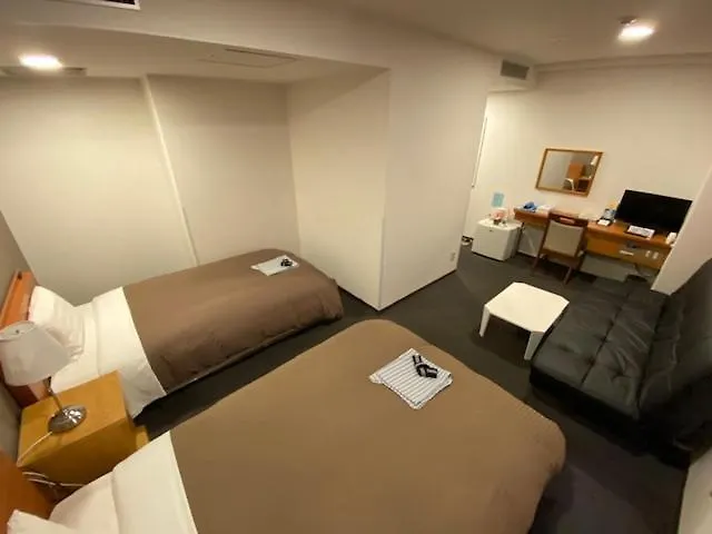 ホテルニューユタカ 泉佐野市 3*,